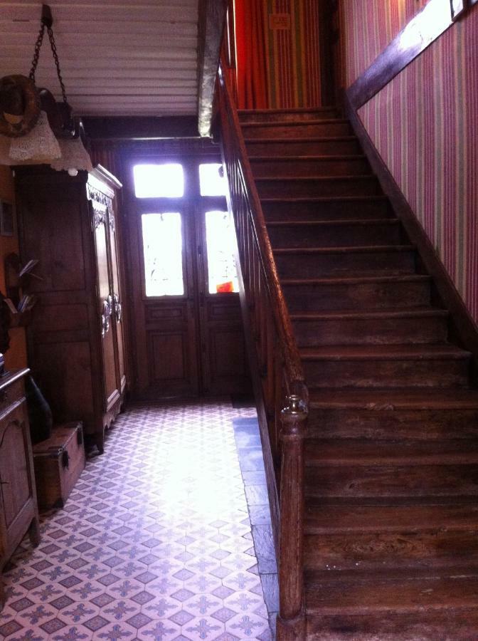 Bed and Breakfast La Ferme Des Vignes Hotot-en-Auge Exterior foto