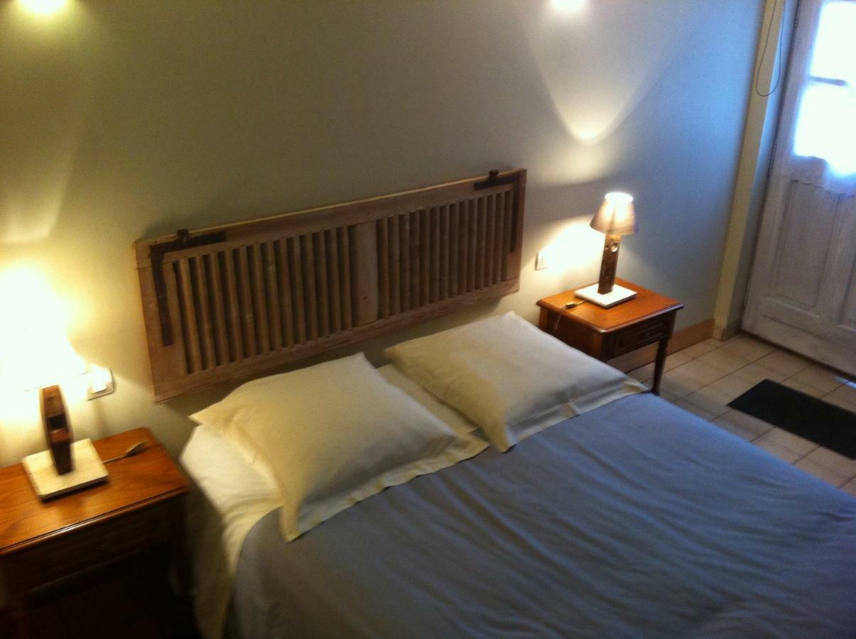 Bed and Breakfast La Ferme Des Vignes Hotot-en-Auge Exterior foto