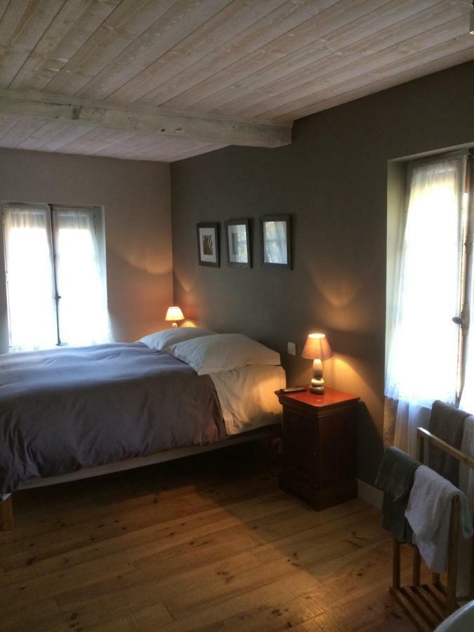 Bed and Breakfast La Ferme Des Vignes Hotot-en-Auge Exterior foto
