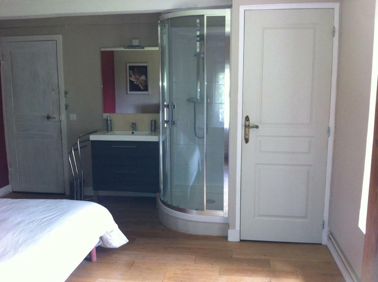 Bed and Breakfast La Ferme Des Vignes Hotot-en-Auge Exterior foto